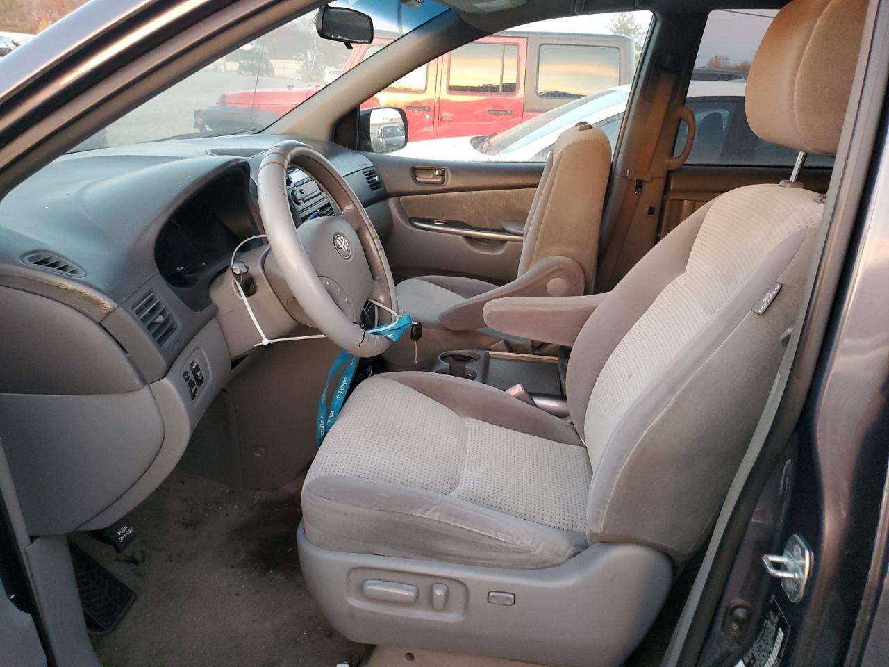 2009 Toyota Sienna Ce - Фото 7