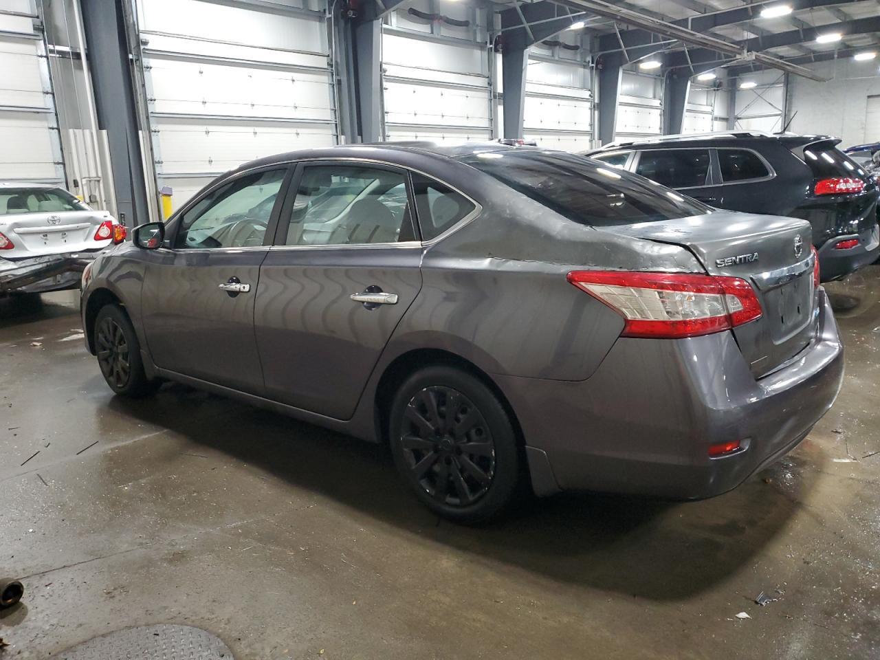 2015 Nissan Sentra S - Фото 2
