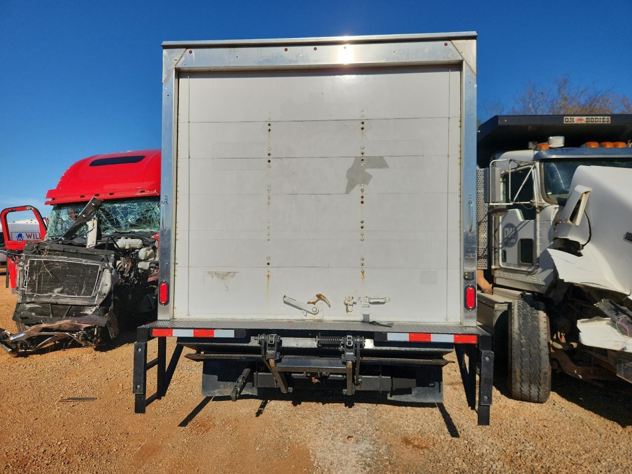 2019 Ford E-350 Box Truck - Фото 6