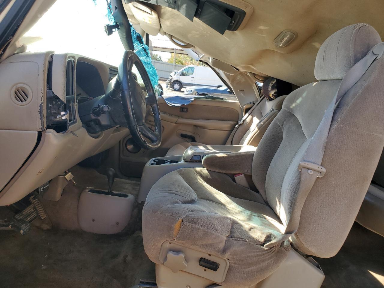 2002 GMC Sierra K2500 Heavy Duty - Image 7