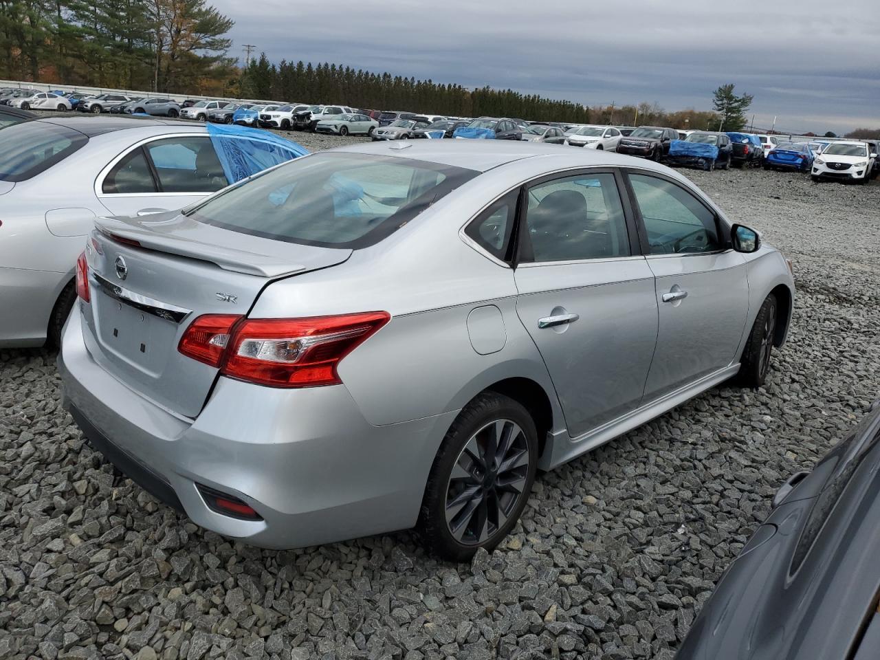 2017 Nissan Sentra S - Фото 3
