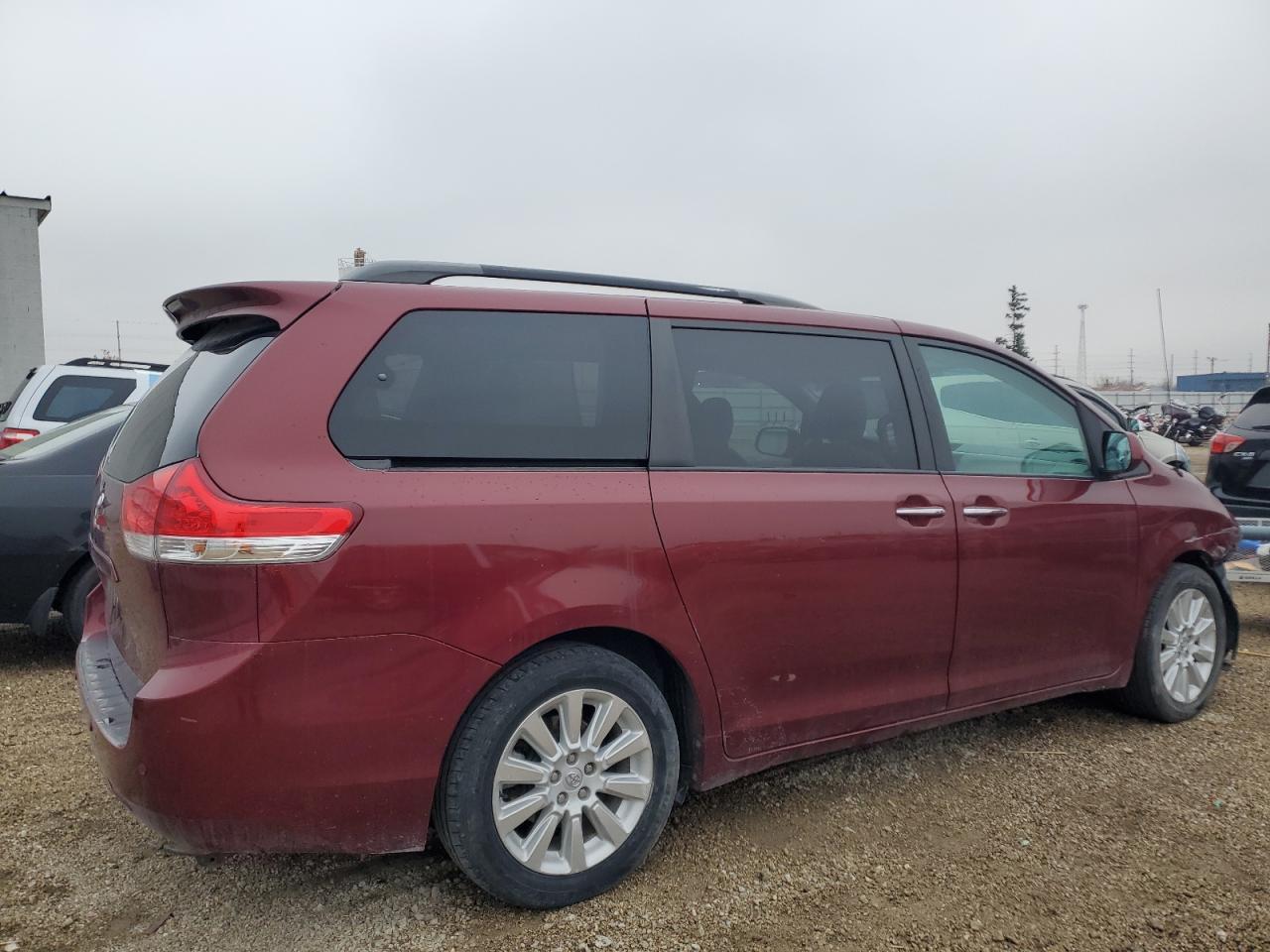 2014 Toyota Sienna Xle - Фото 3