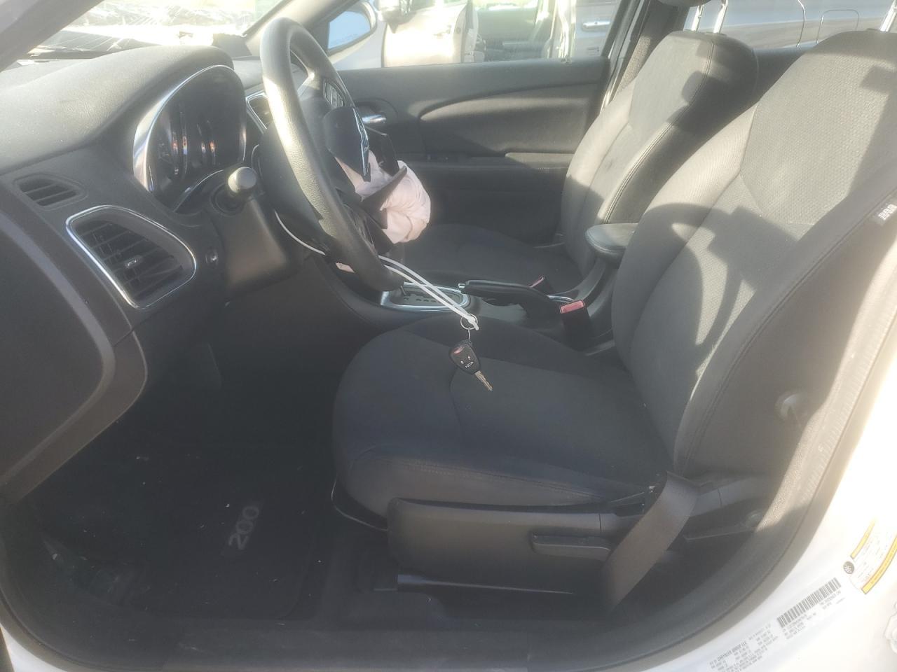 2013 Chrysler 200 Lx - Image 7