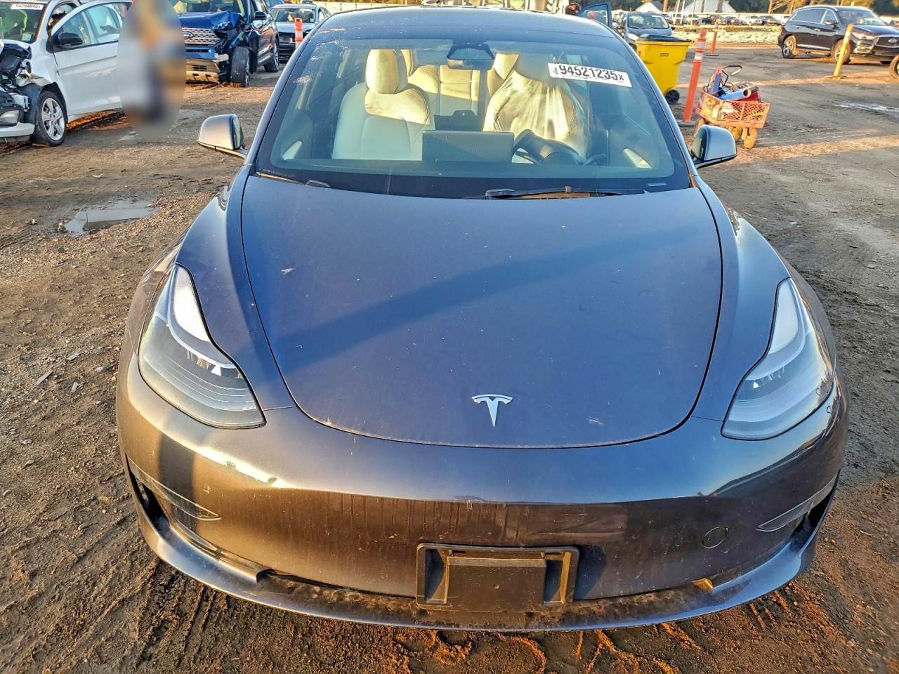 2023 Tesla Model 3 - Фото 5