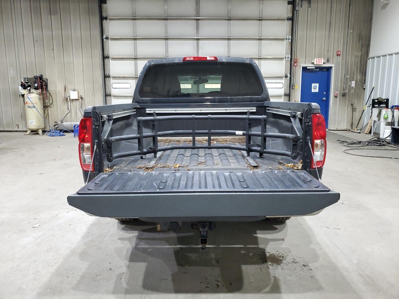 2013 Nissan Frontier S - Image 6