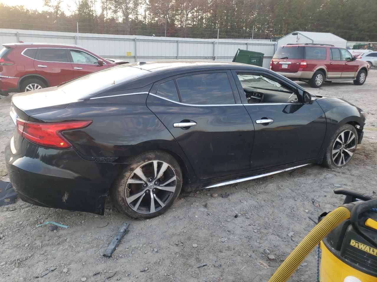 2017 Nissan Maxima 3.5S - Image 3