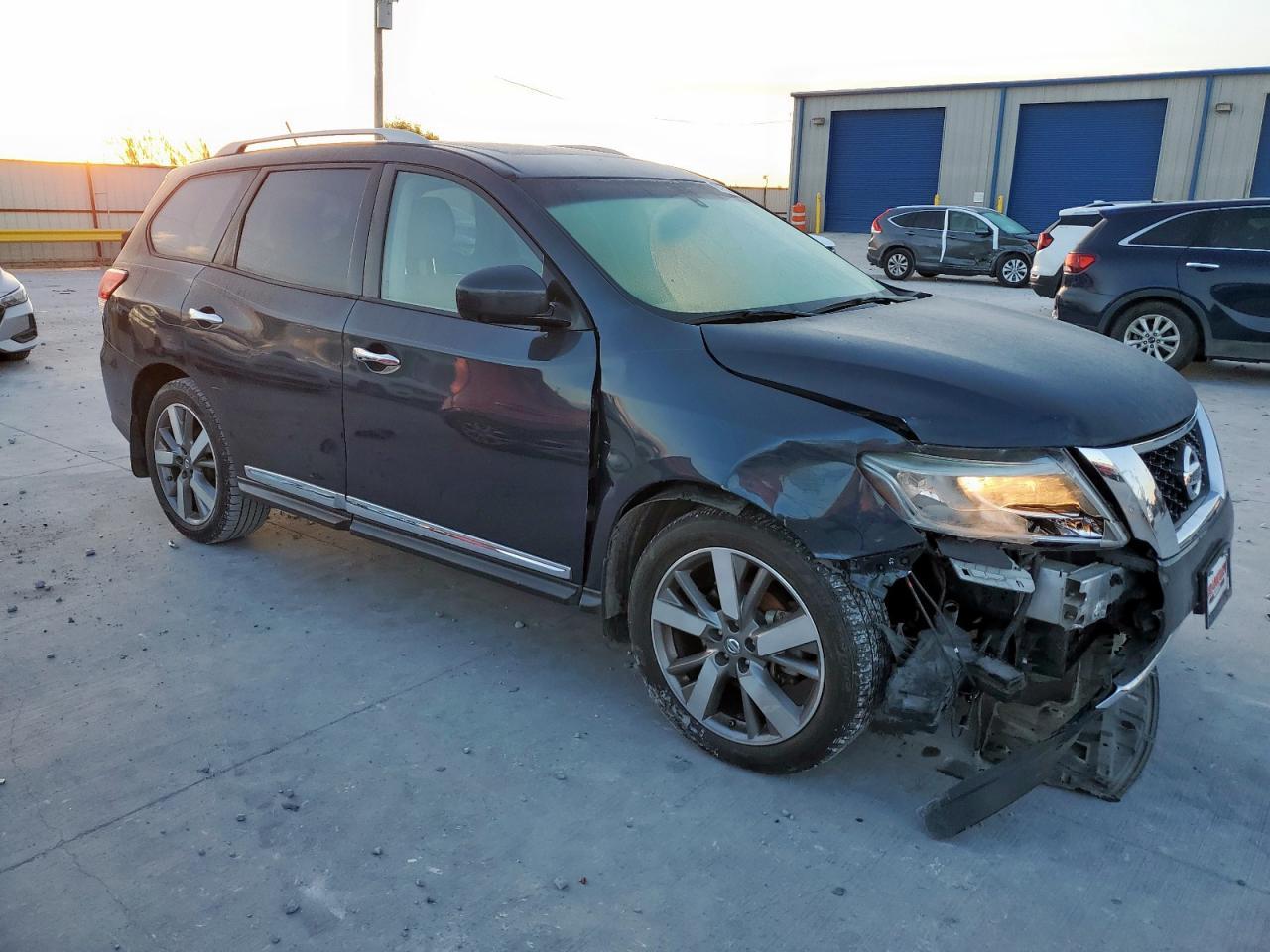 2013 Nissan Pathfinder S - Image 4