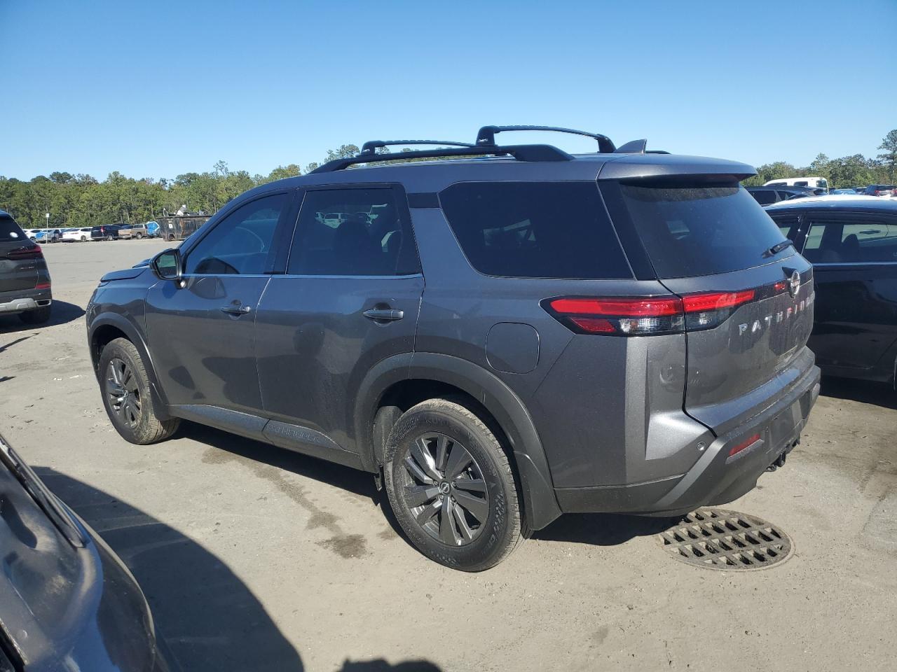 2025 Nissan Pathfinder Sv - Фото 2