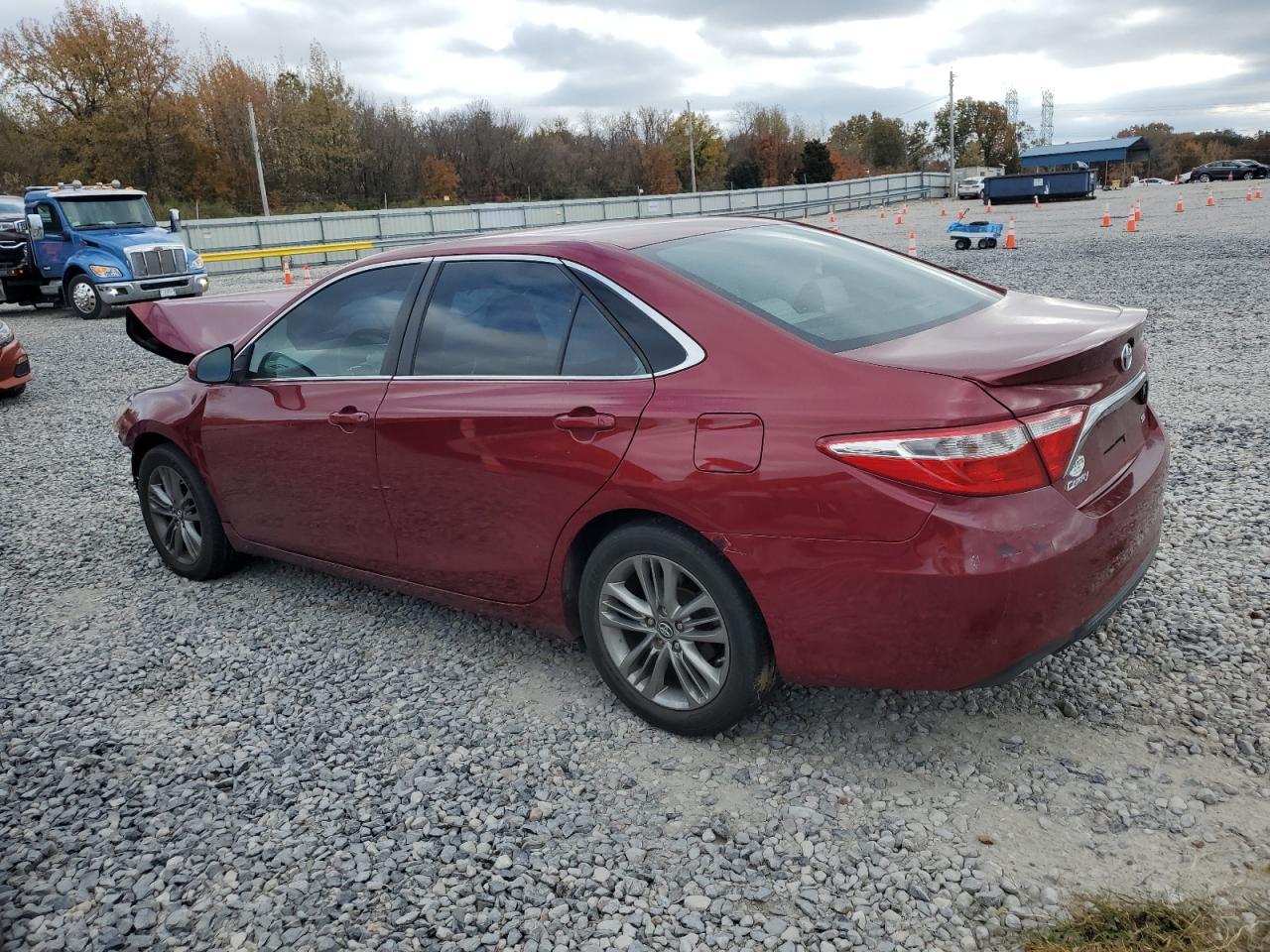 2017 Toyota Camry Le - Фото 2