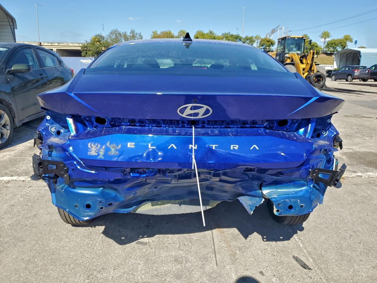 2025 Hyundai Elantra Se - Image 6