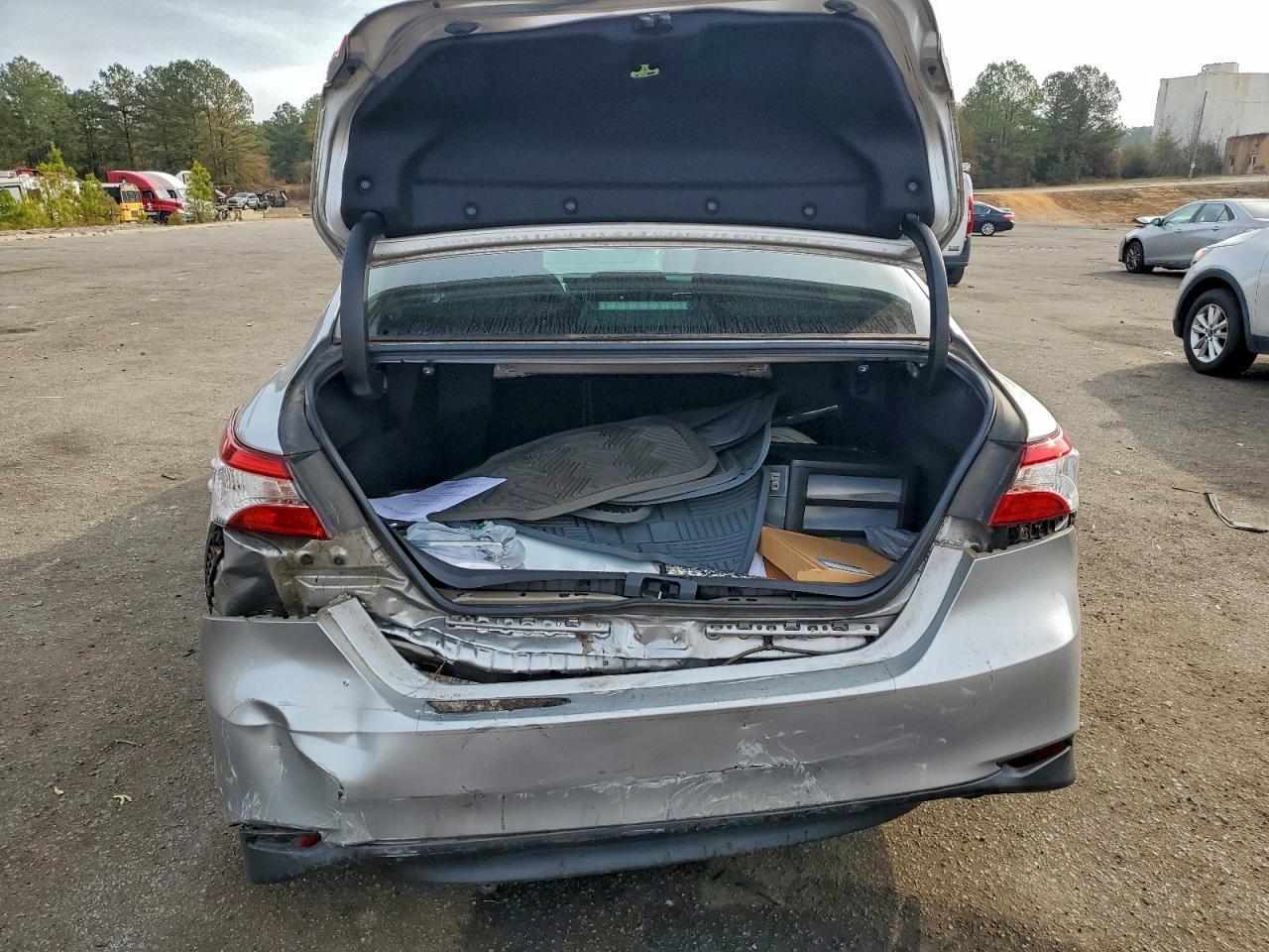 2018 Toyota Camry L - Image 6