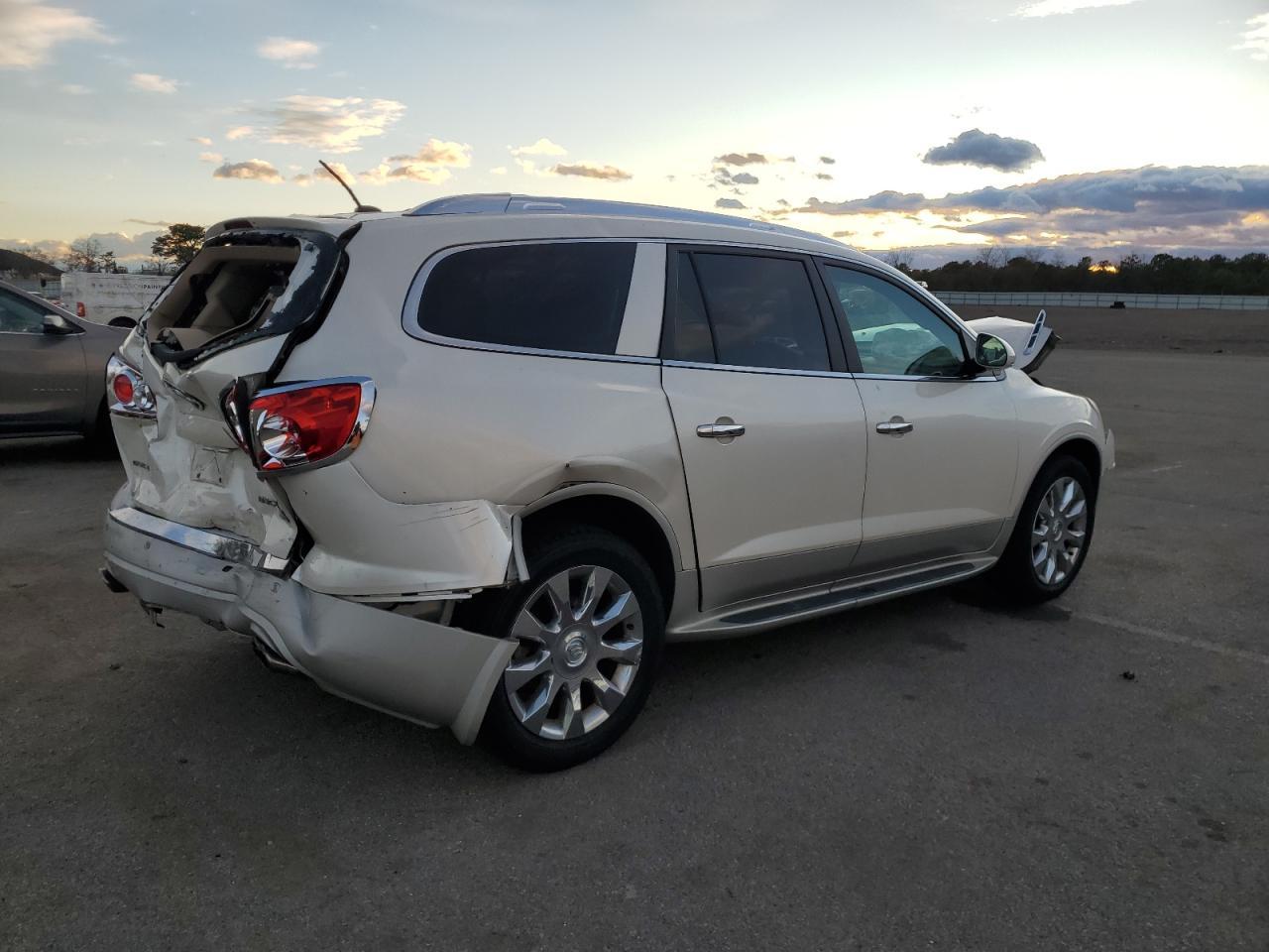 2011 Buic Enclave - Image 3