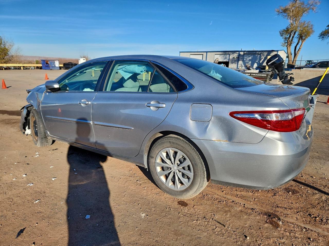2017 Toyota Camry Le - Фото 2
