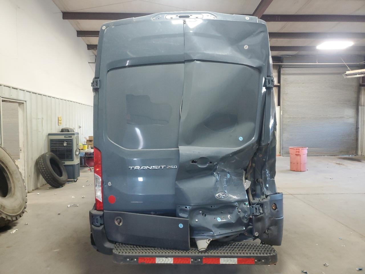 2020 Ford Transit 250 Delivery Van - Фото 6