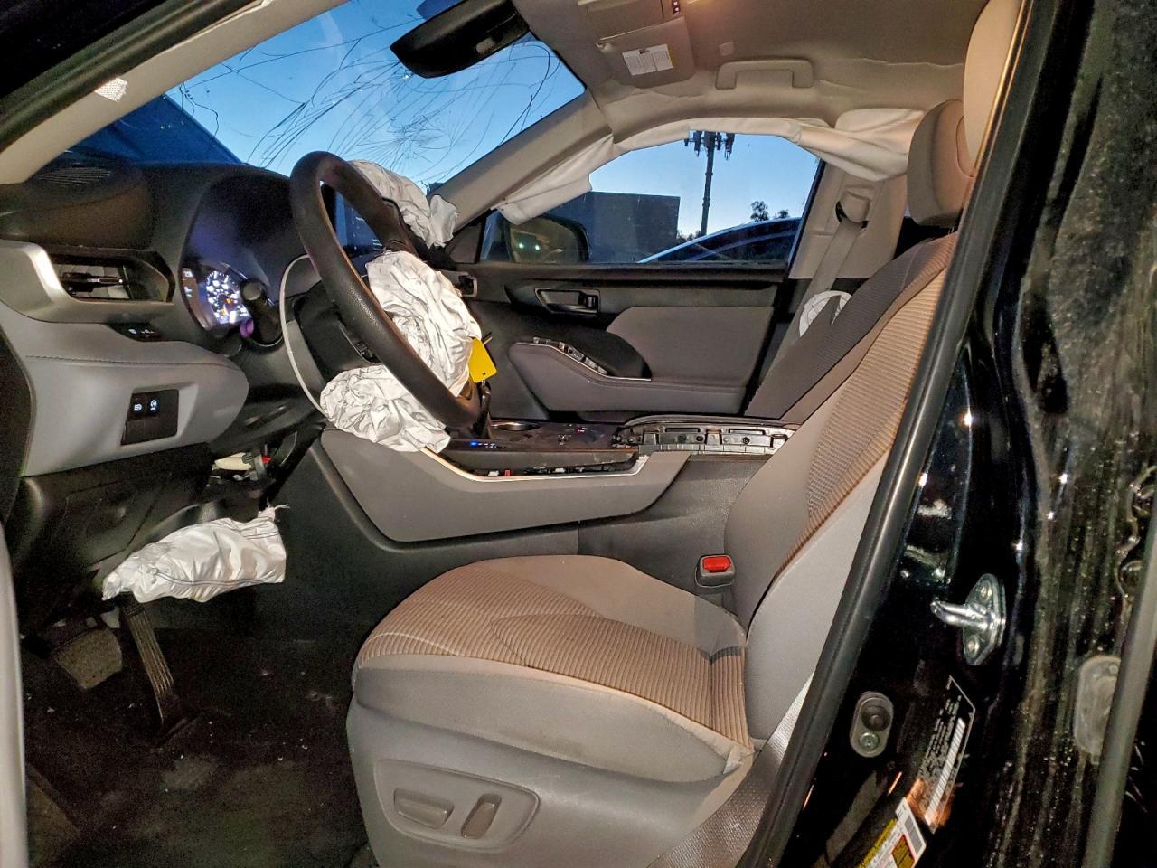 2023 Toyota Highlander L - Фото 7