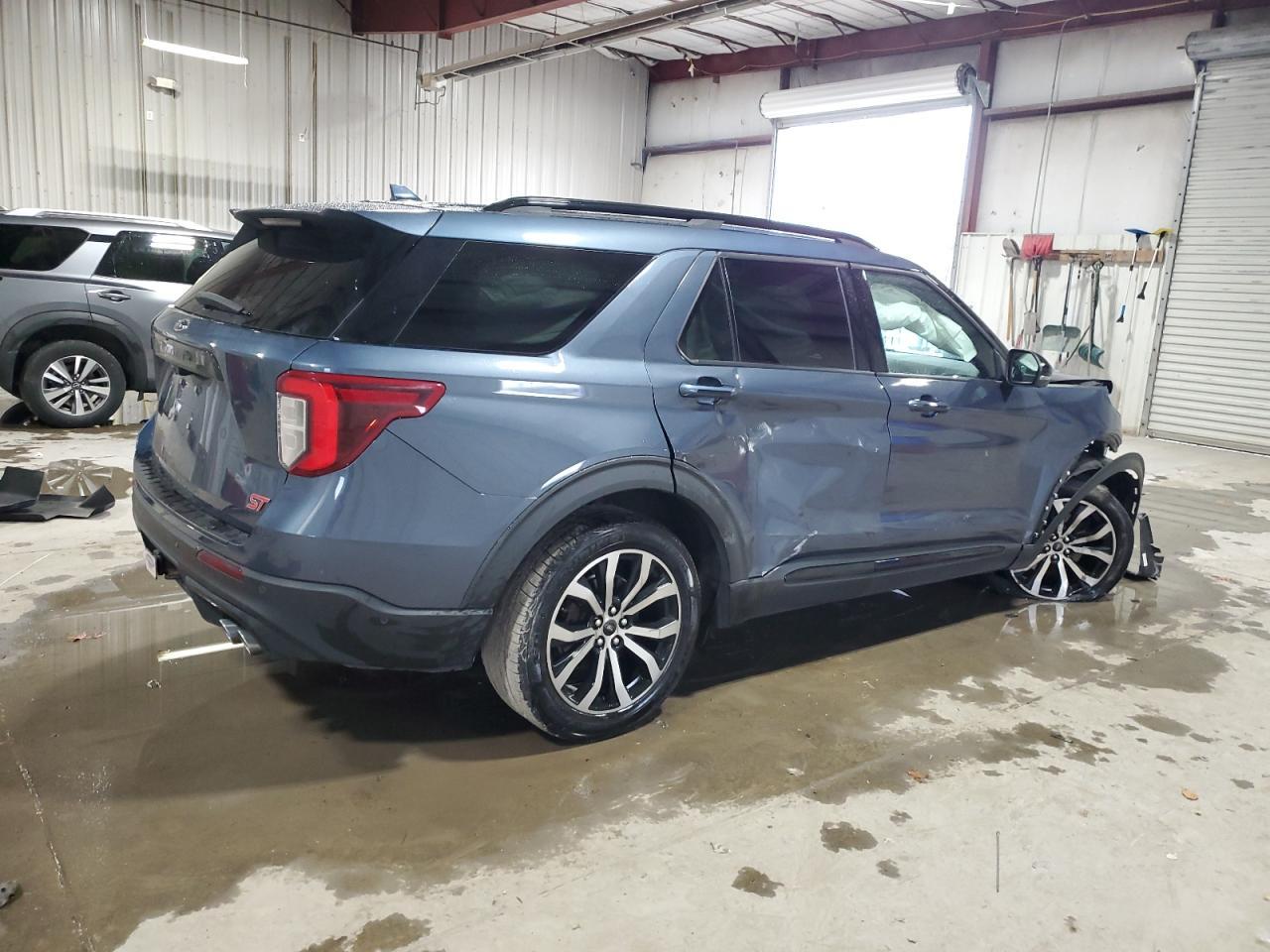 2020 Ford Explorer St - Image 3