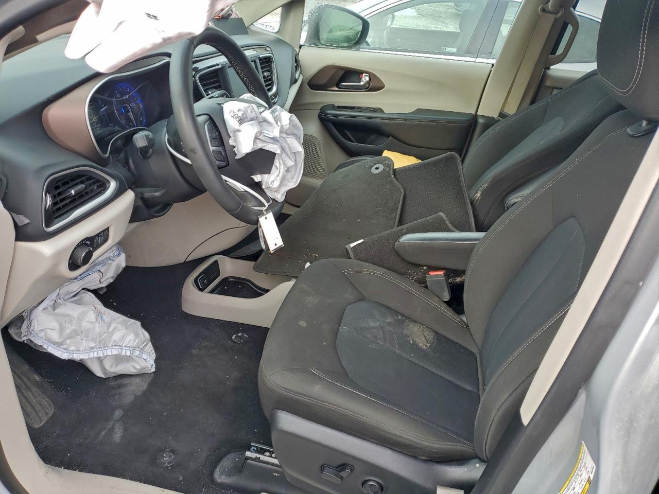 2023 Chrysler Voyager Lx - Фото 7