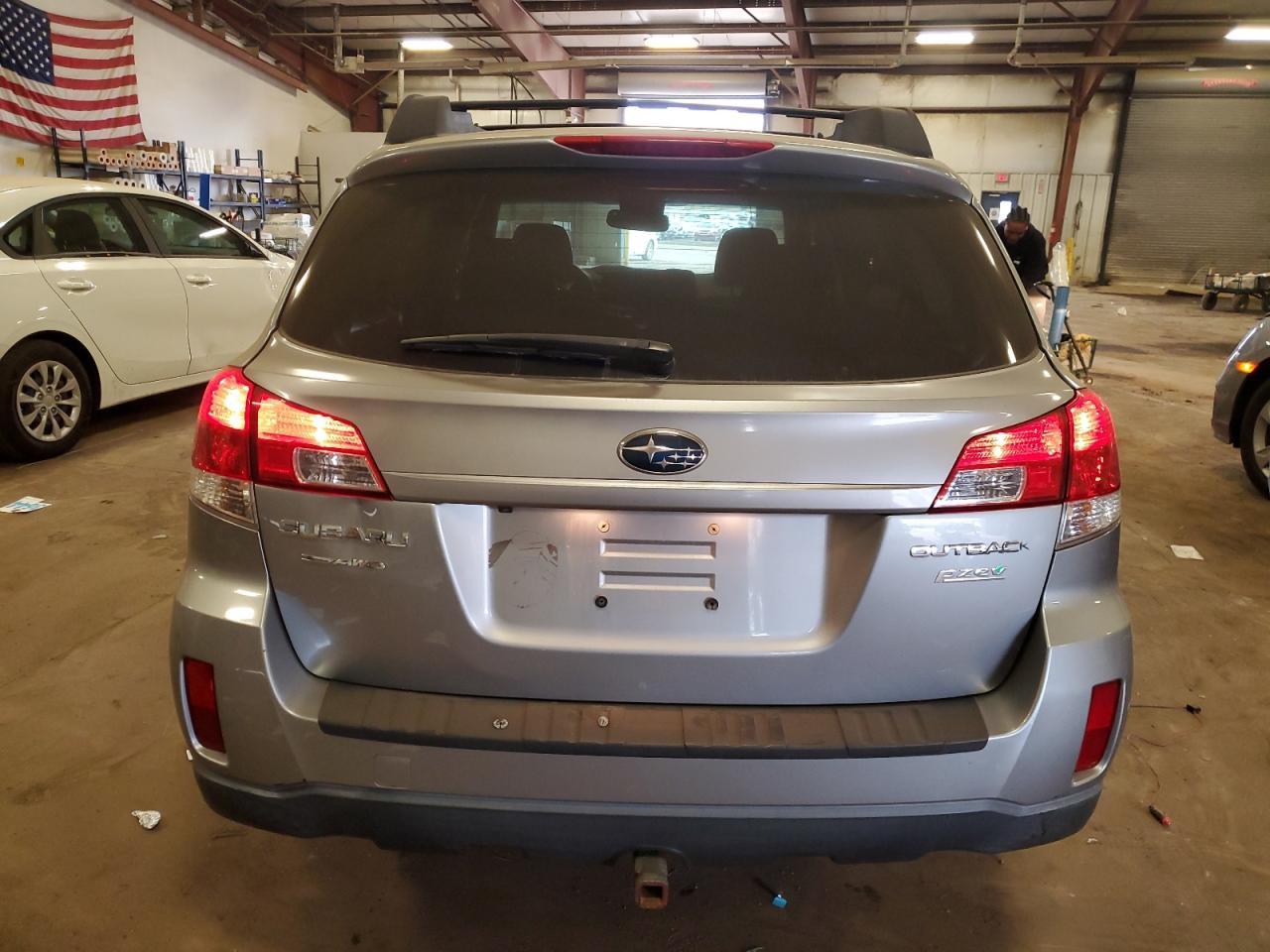 2011 Subaru Outback 2.5I Premium - Фото 6