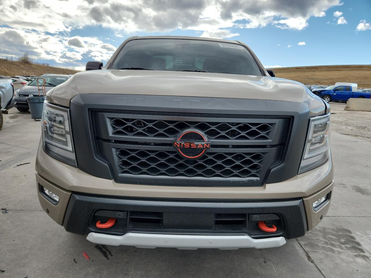 2024 Nissan Titan Pro-4X - Фото 5