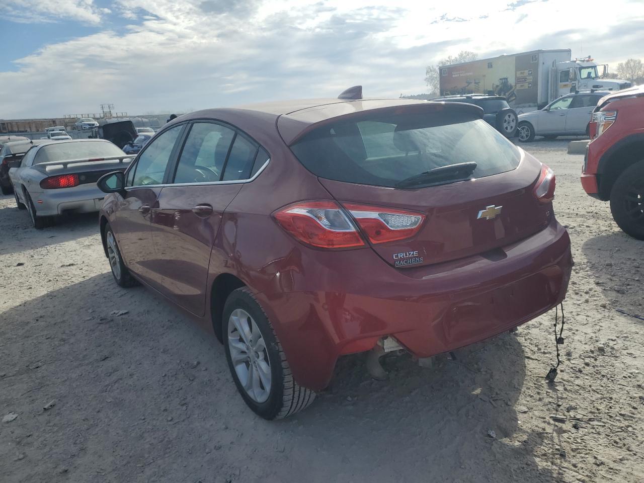 2019 Chevrolet Cruze Lt - Фото 2