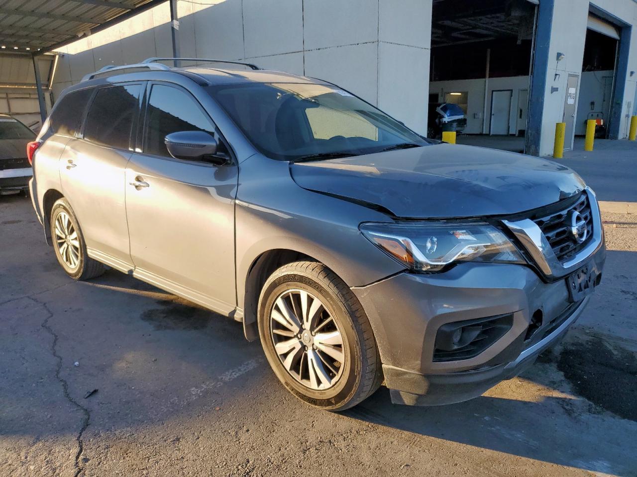 2020 Nissan Pathfinder S - Image 4