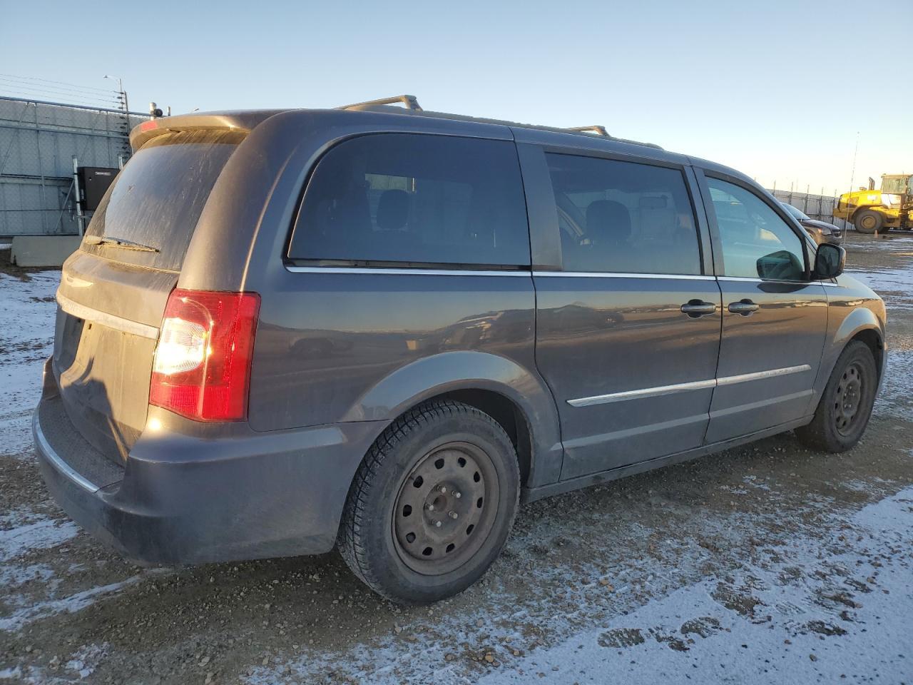 2015 Chrysler Town & Country Touring - Фото 3