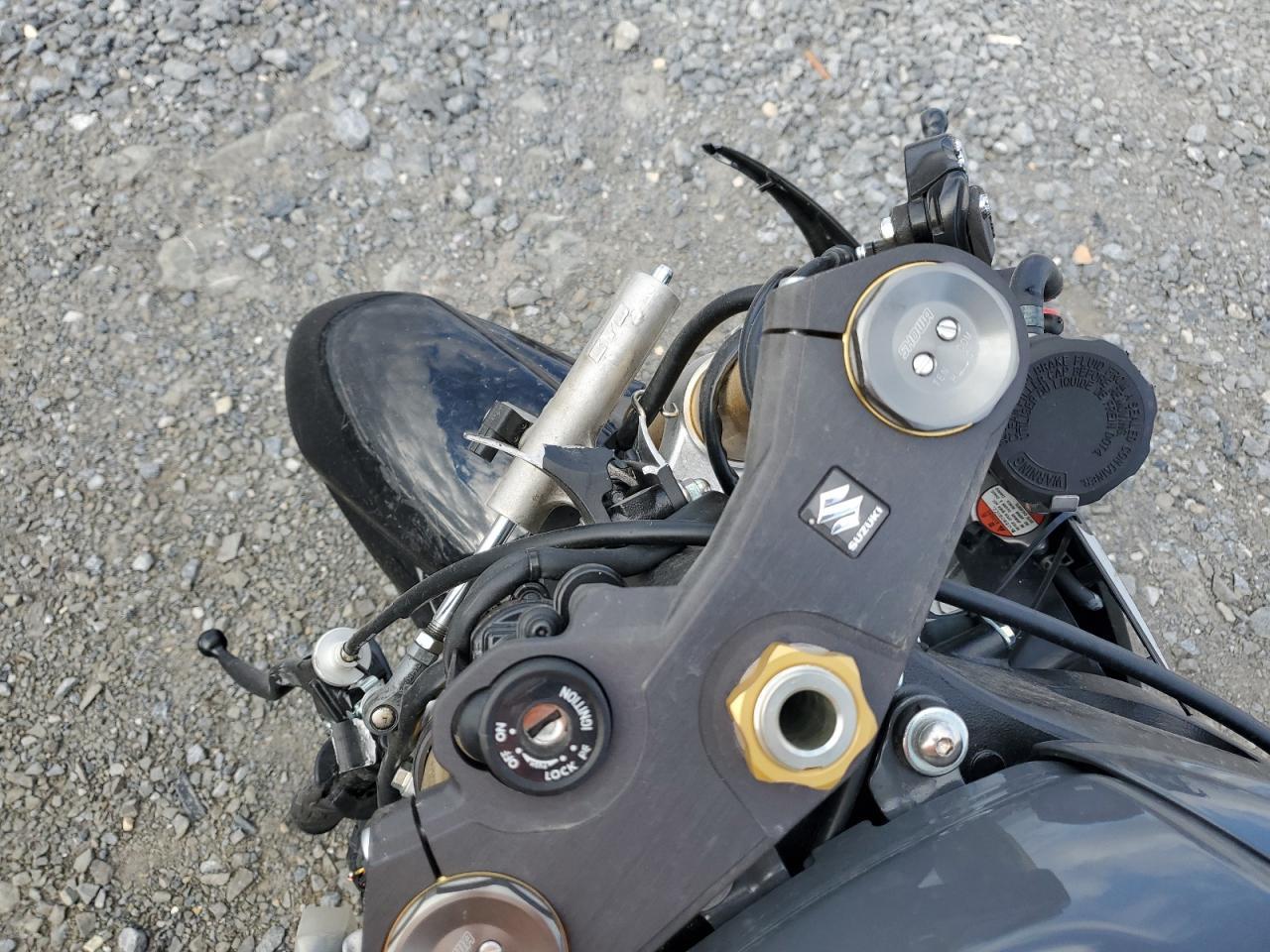 2025 Suzuki Gsx-R750 - Фото 7