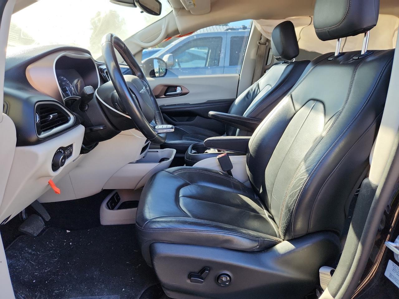 2017 Chrysler Pacifica Touring L - Фото 7