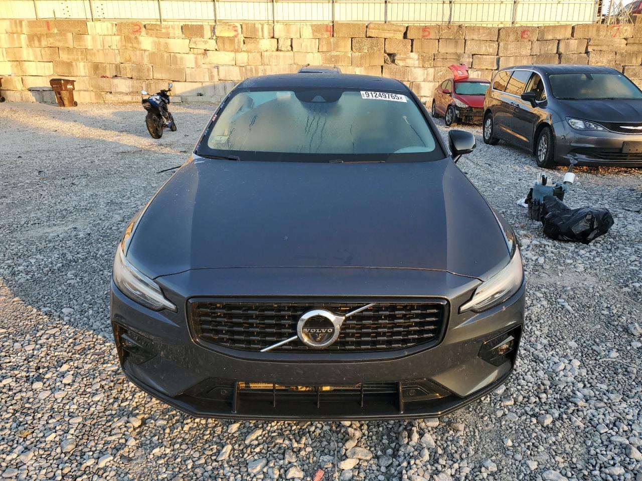 2021 Volvo S60 T5 Momentum - Image 5