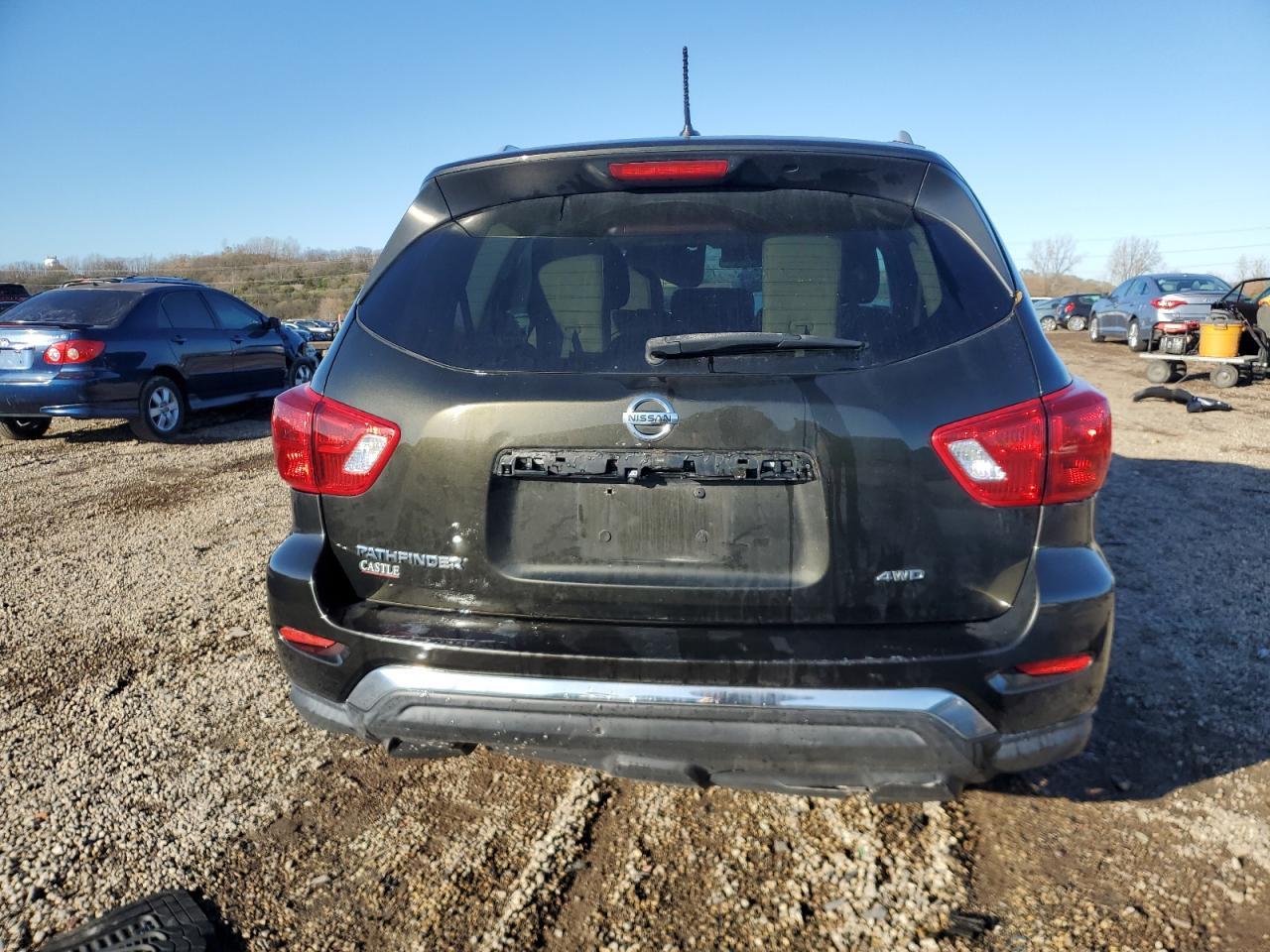 2017 Nissan Pathfinder S - Фото 6