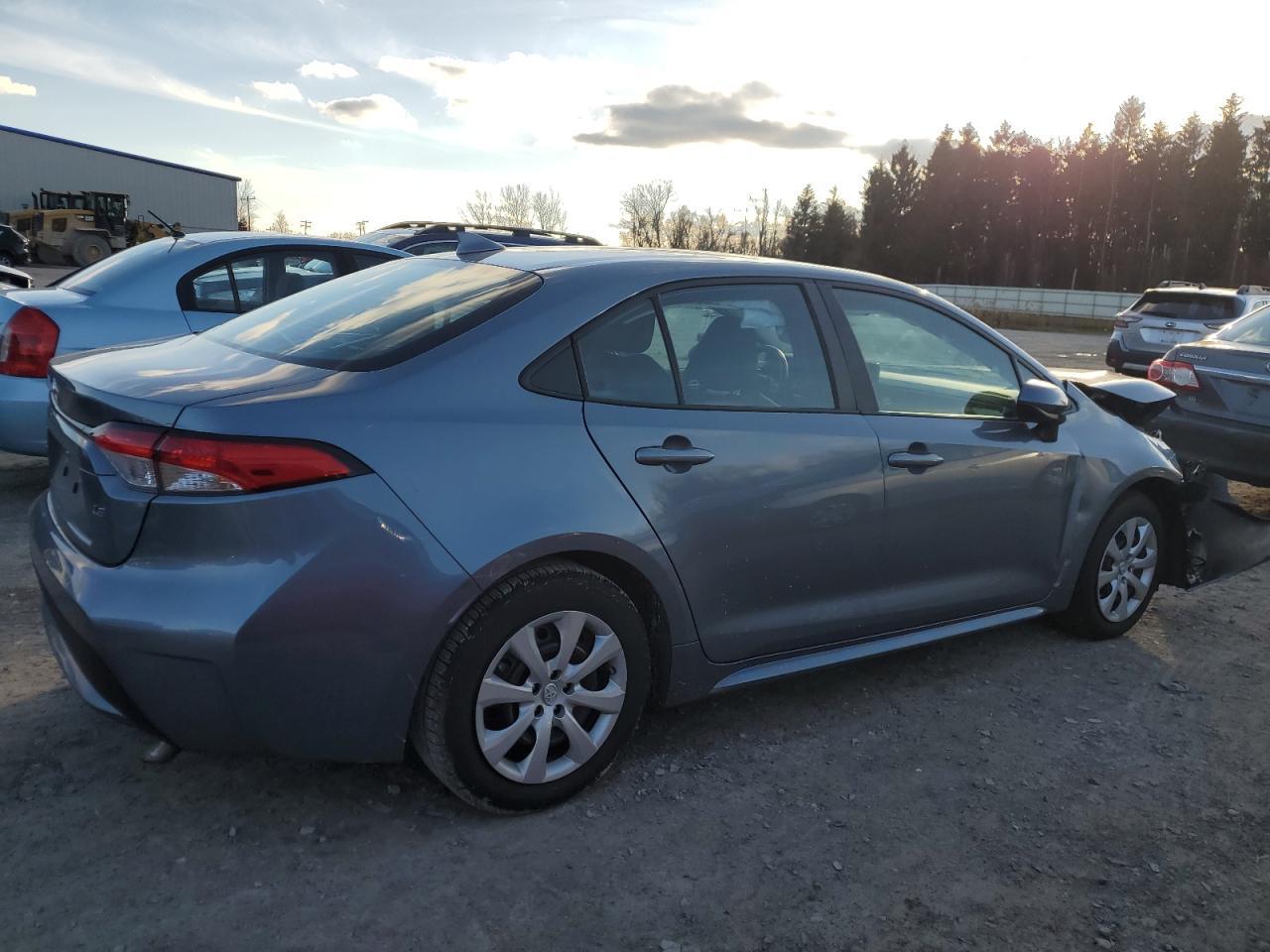 2022 Toyota Corolla Le - Image 3