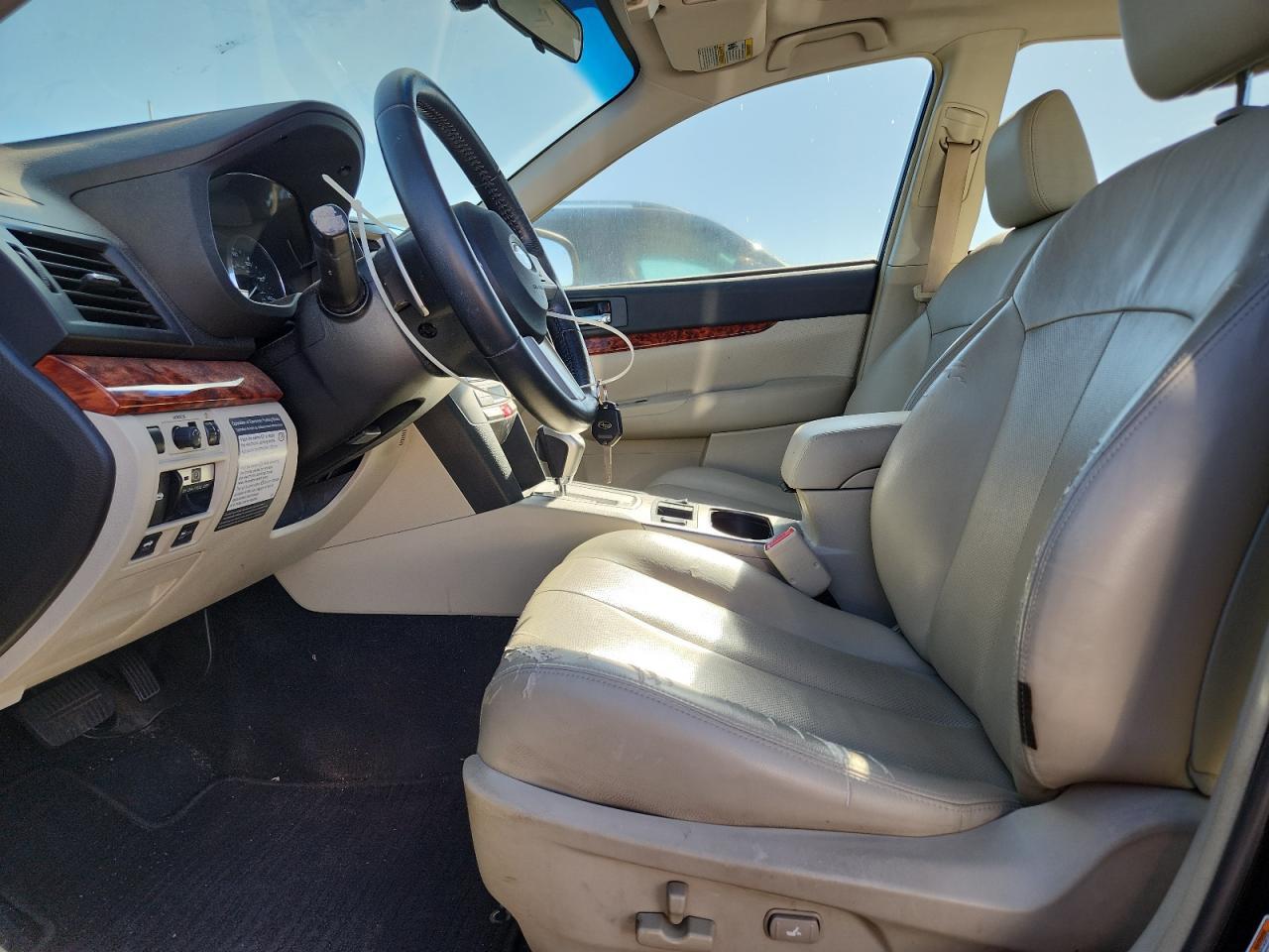 2011 Subaru Legacy 2.5I Limited - Фото 7