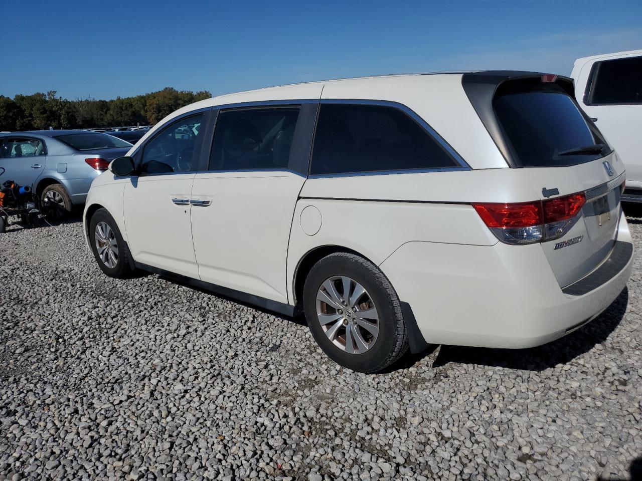 2015 Honda Odyssey - Image 2