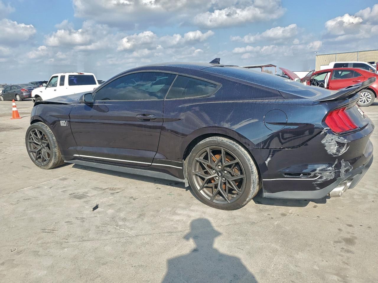 2022 Ford Mustang Mach I - Фото 2