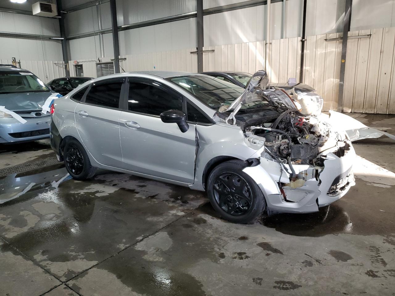 2011 Ford Fiesta S - Image 4