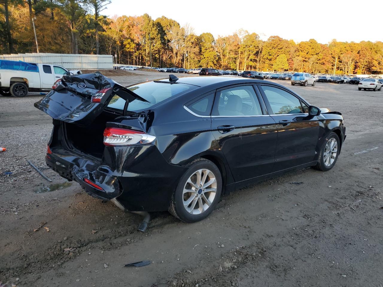 2020 Ford Fusion Se - Фото 3
