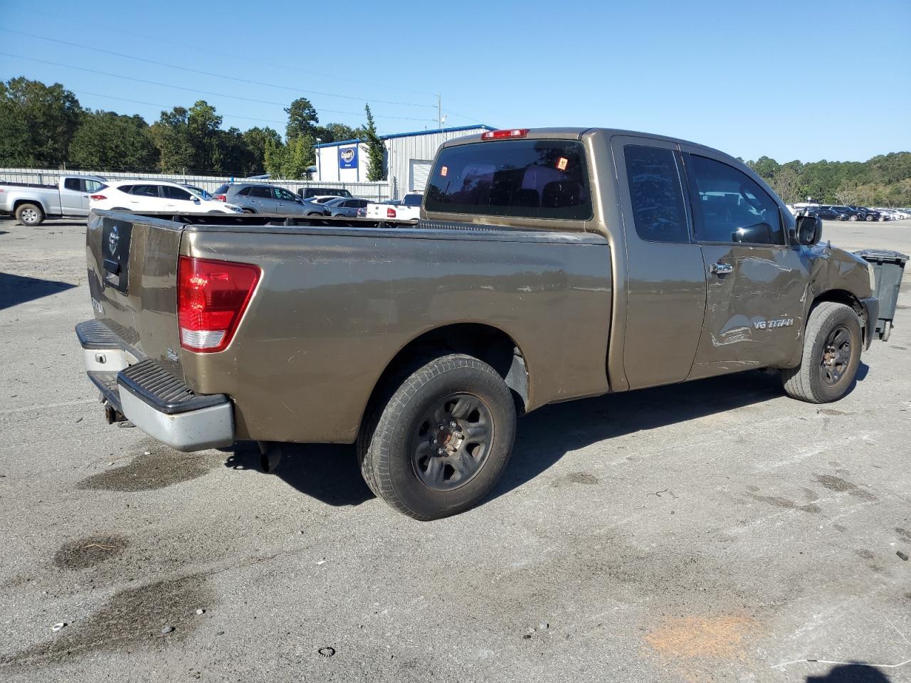 2005 Nissan Titan Xe - Image 3