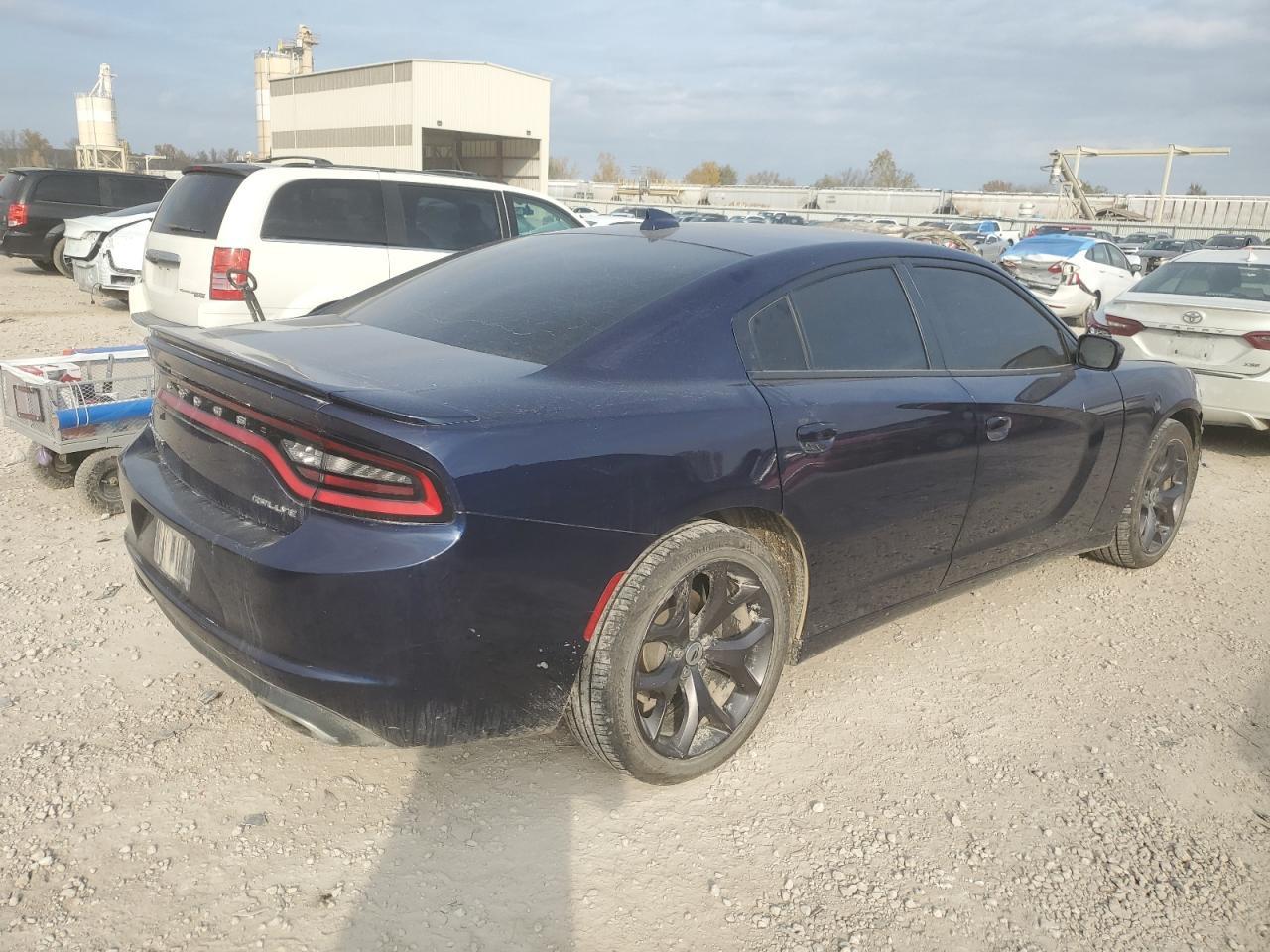 2017 Dodge Charger Sxt - Фото 3