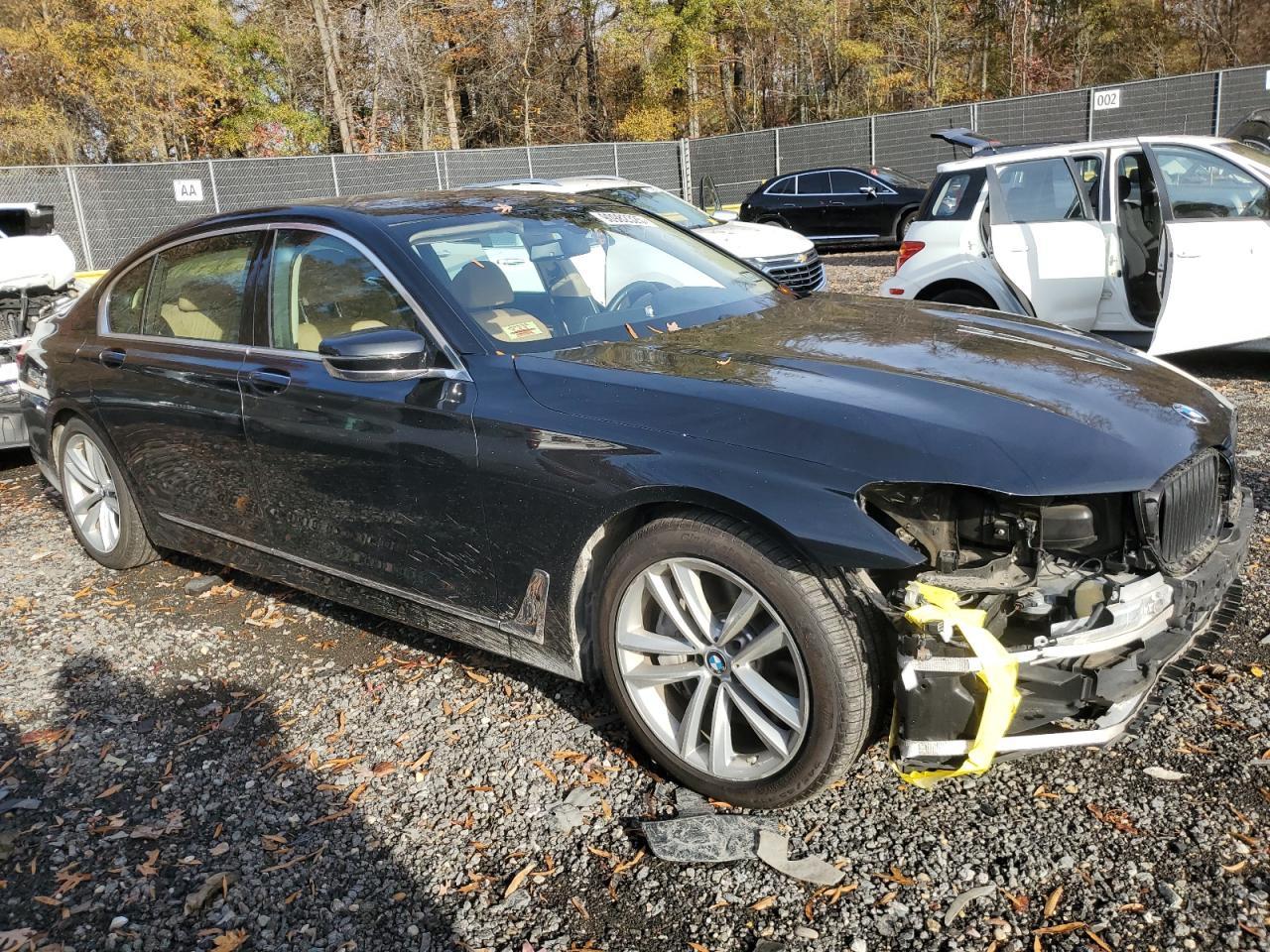 2016 BMW 750 Xi - Image 4