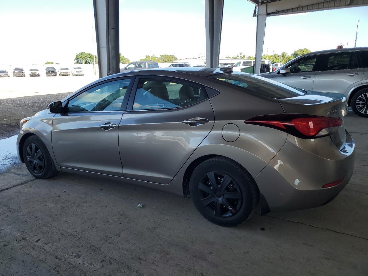 2014 Hyundai Elantra Se - Image 2