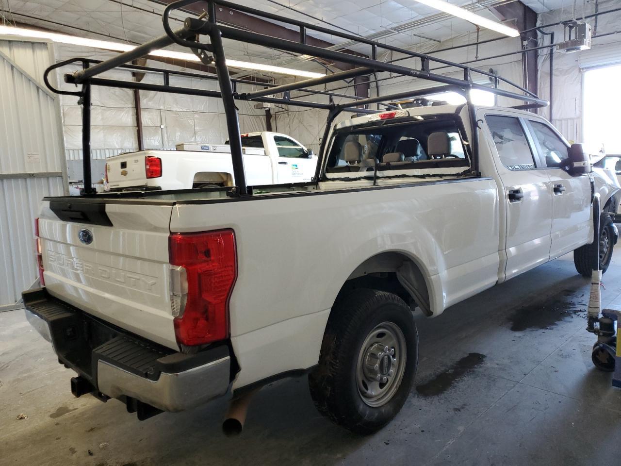 2022 Ford F250 Super Duty - Фото 3