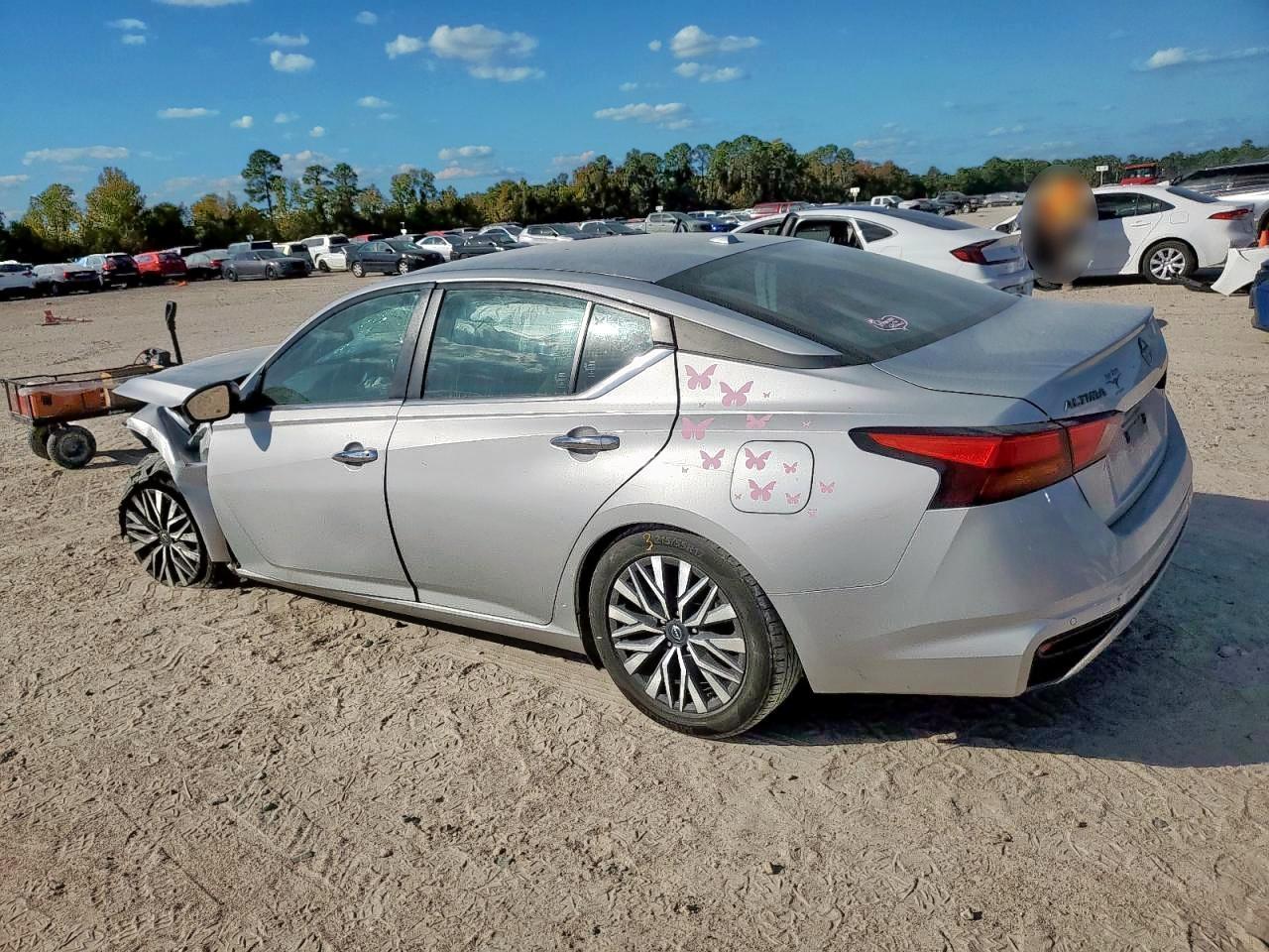 2024 Nissan Altima Sv - Image 2