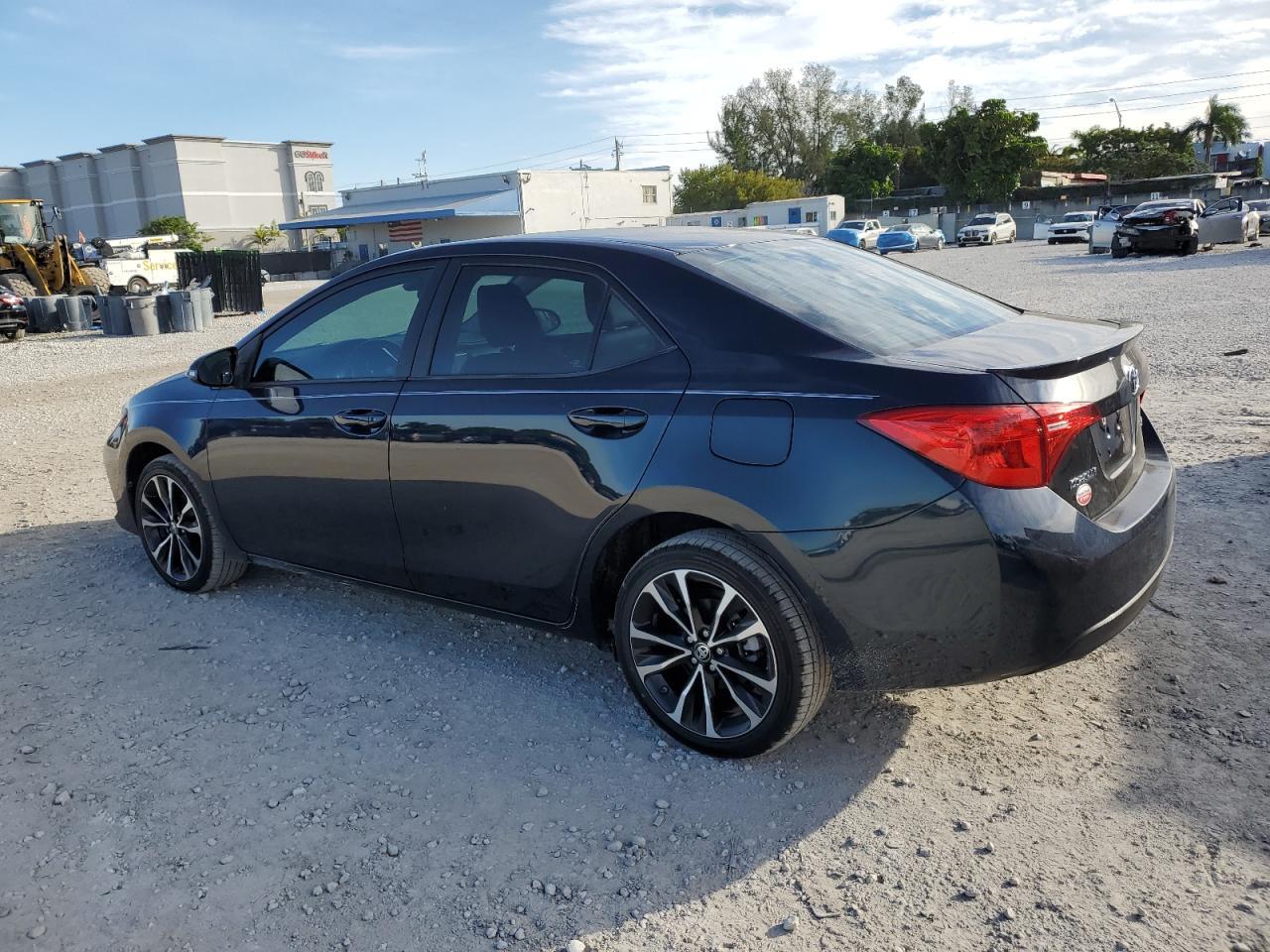 2019 Toyota Corolla L - Фото 2