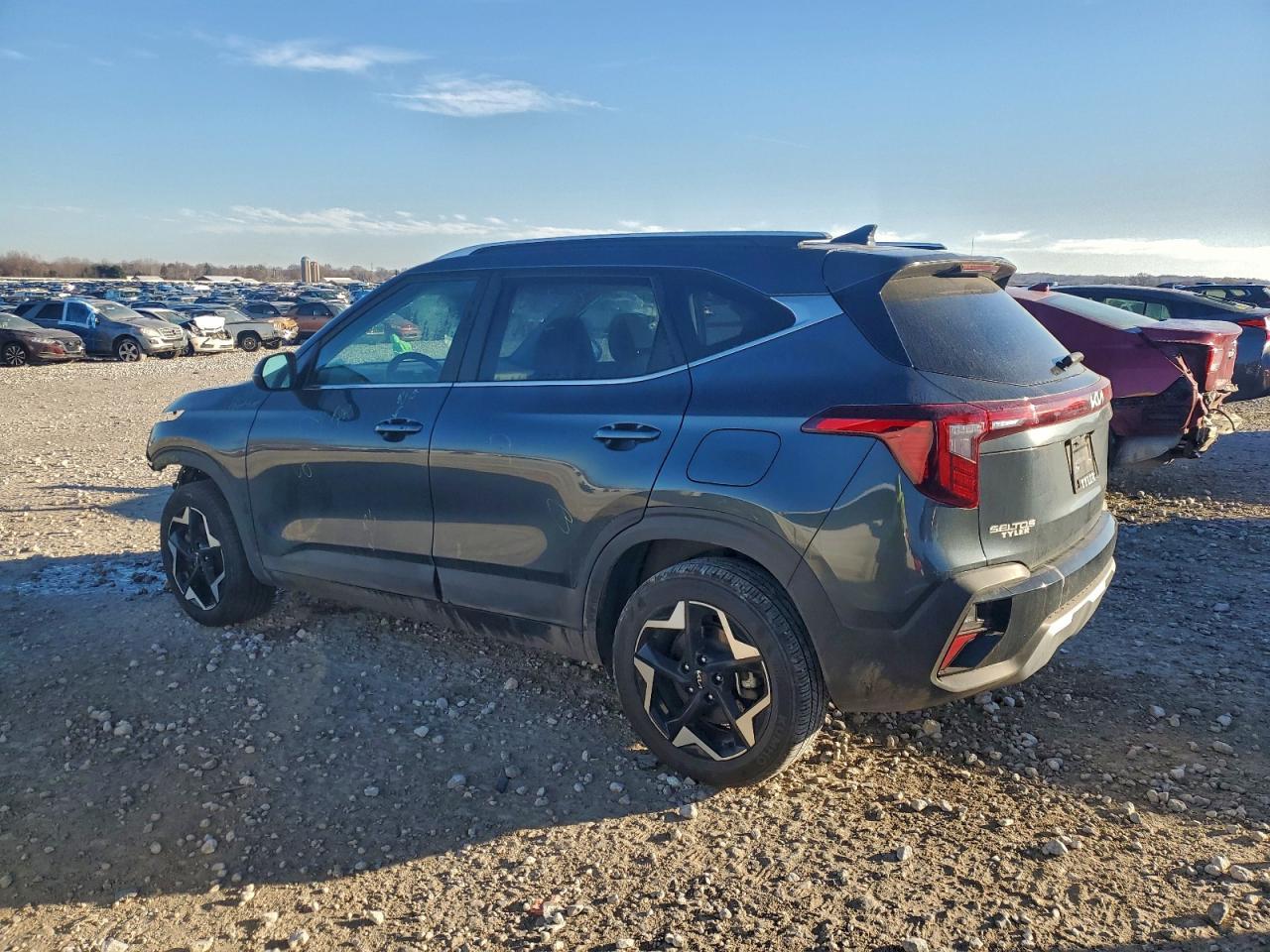 2024 Kia Seltos Ex - Image 2