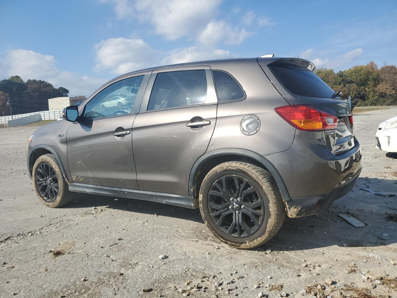 2017 Mitsubishi Outlander Sport Es - Image 2