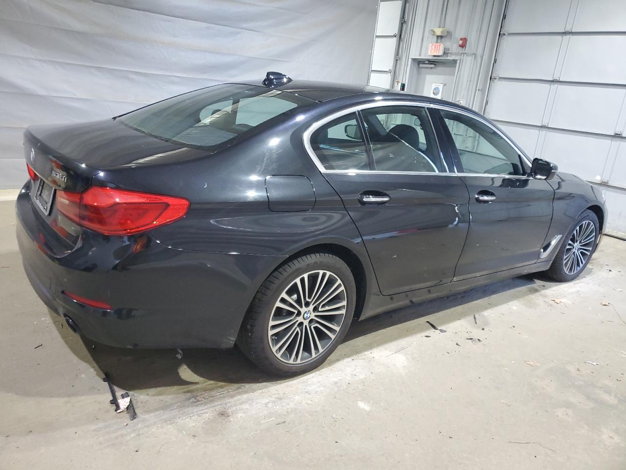 2018 BMW 530 Xi - Фото 3
