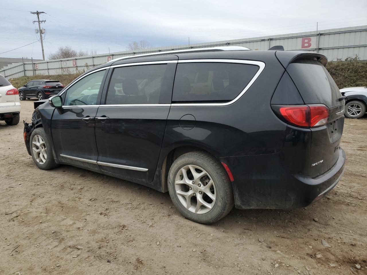 2020 Chrysler Pacifica Limited - Фото 2