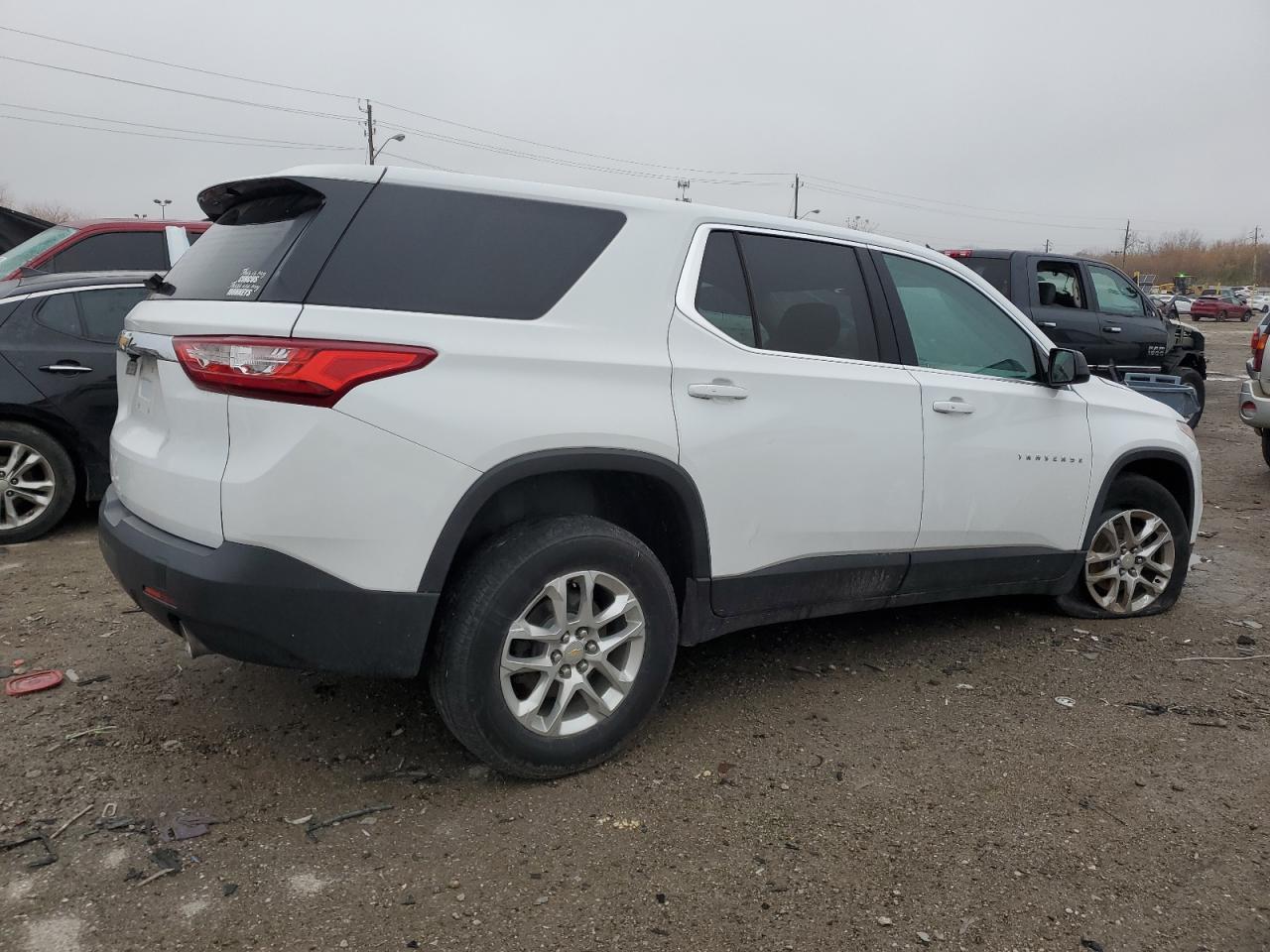 2020 Chevrolet Traverse Ls - Image 3