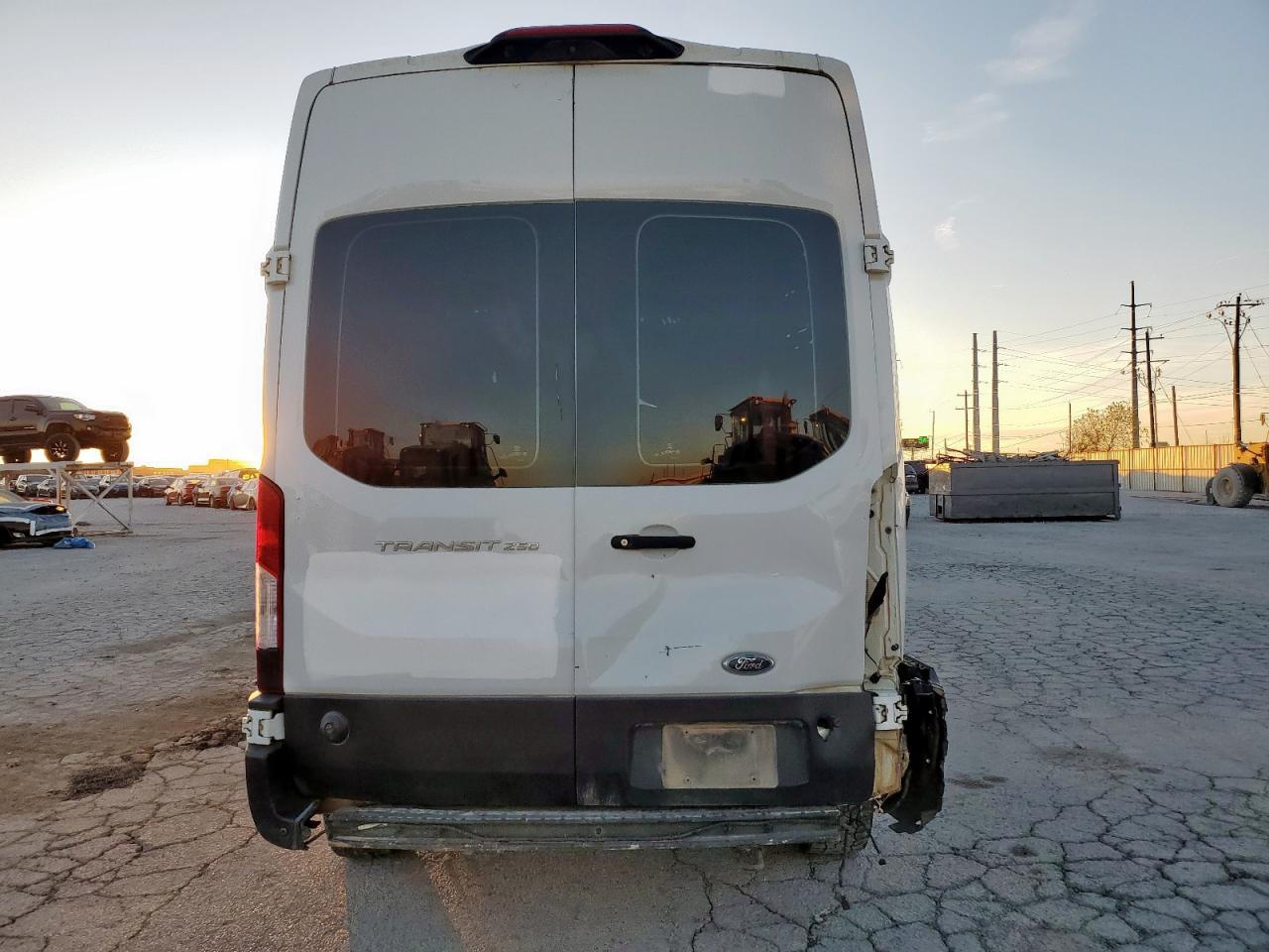 2019 Ford Transit T-250 - Image 6