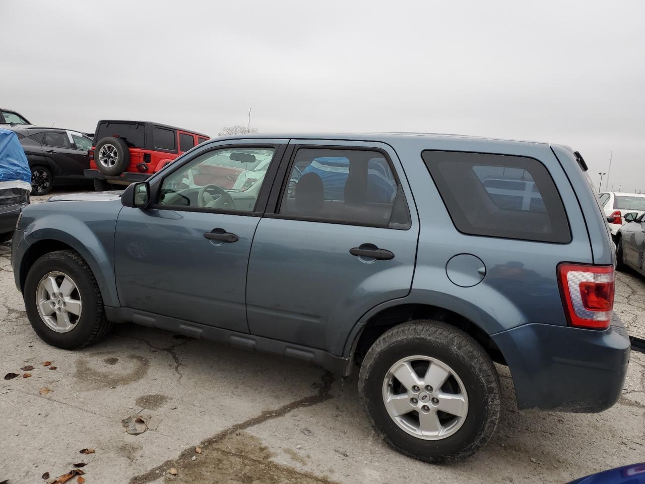 2012 Ford Escape Xls - Фото 2